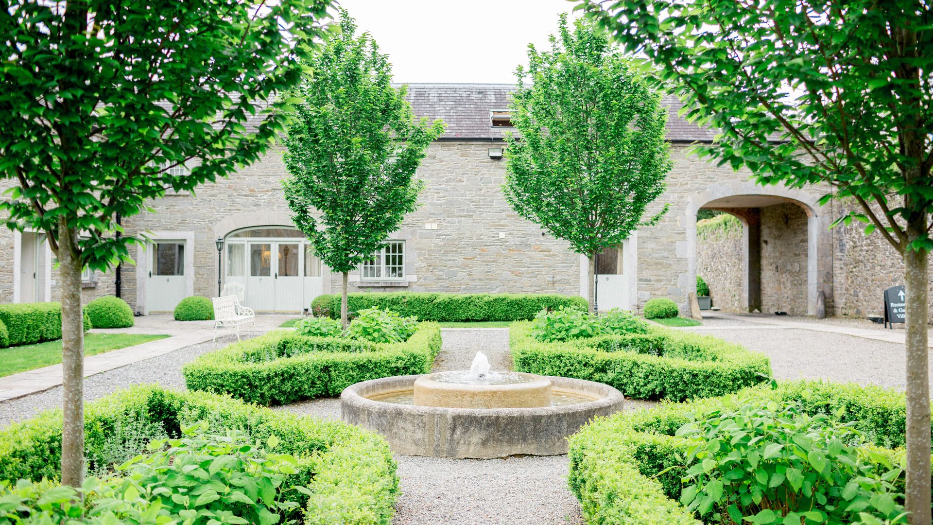 cottage courtyard